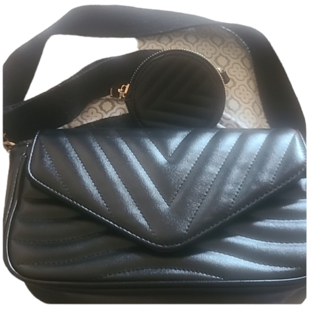 Ant expedition chevron crossbody purse